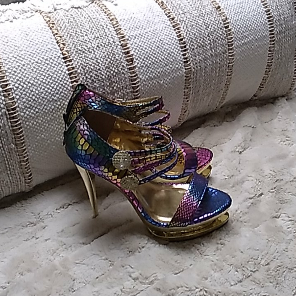 Shoes - Picture 2 of 2